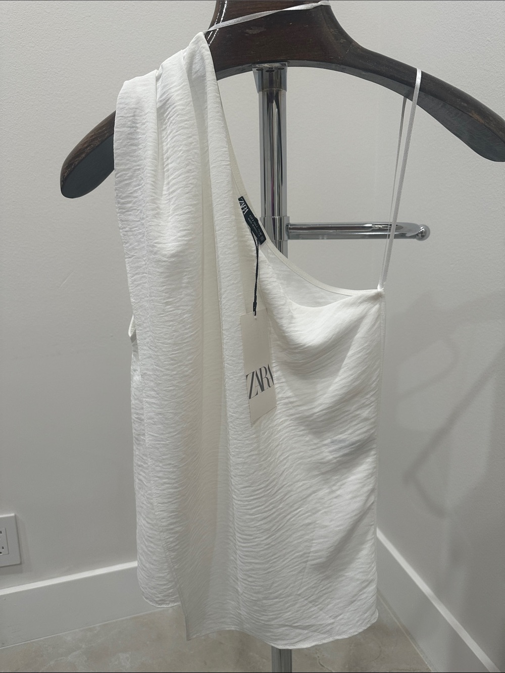 Zara White Textured Slip blouse with Scarf